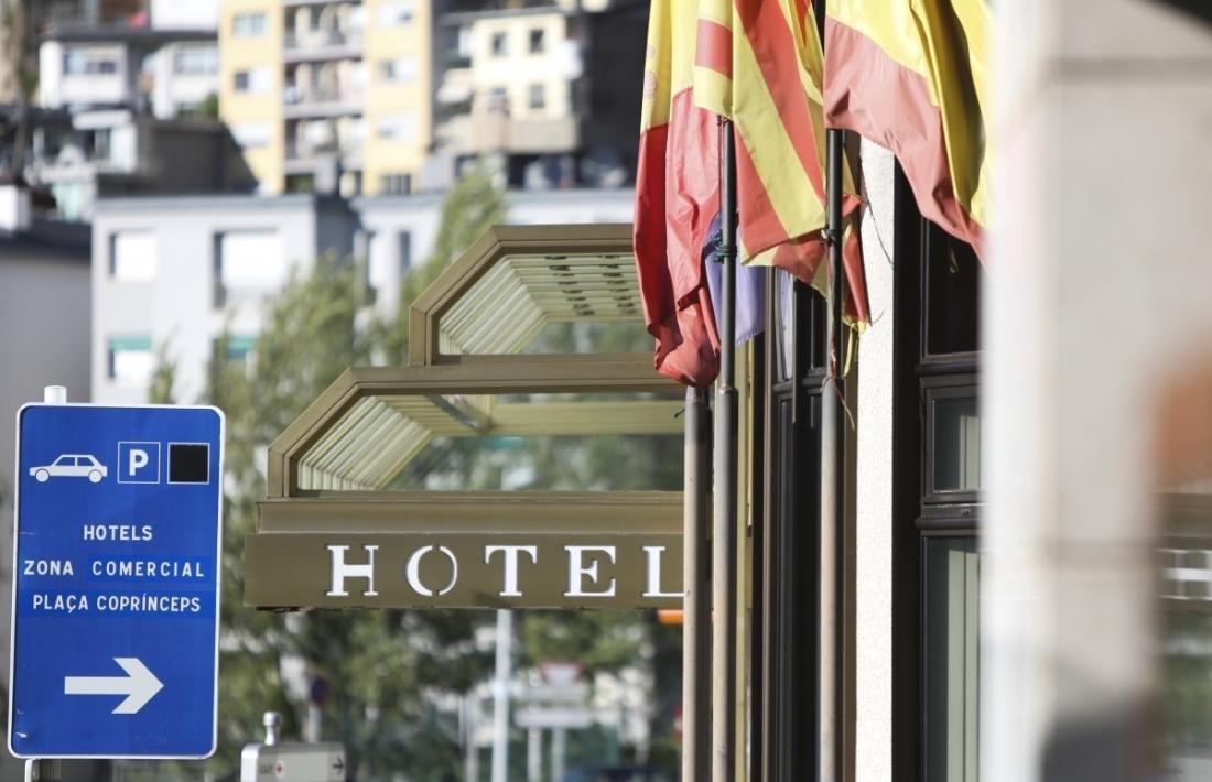 Entrada d'un hotel.