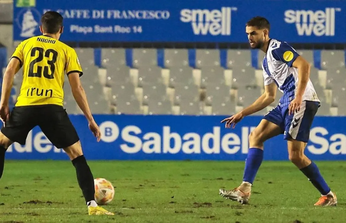 Guillem Molina, defensa central tarraconí amb el CE Sabadell.