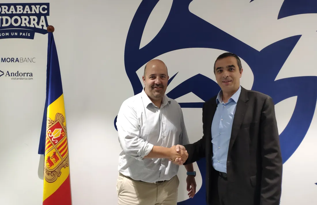 Gorka Aixàs i Eduard Fillet, a la seu del club.