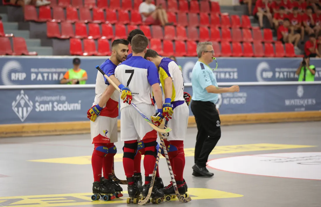 La selecció va acabar segona del grup B de l’Europeu en vèncer Anglaterra.