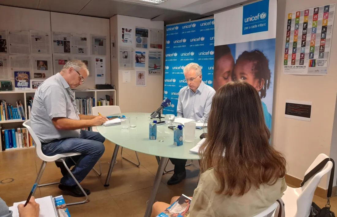Albert Mora presentant la memòria d'Unicef Andorra del 2022, aquest matí.