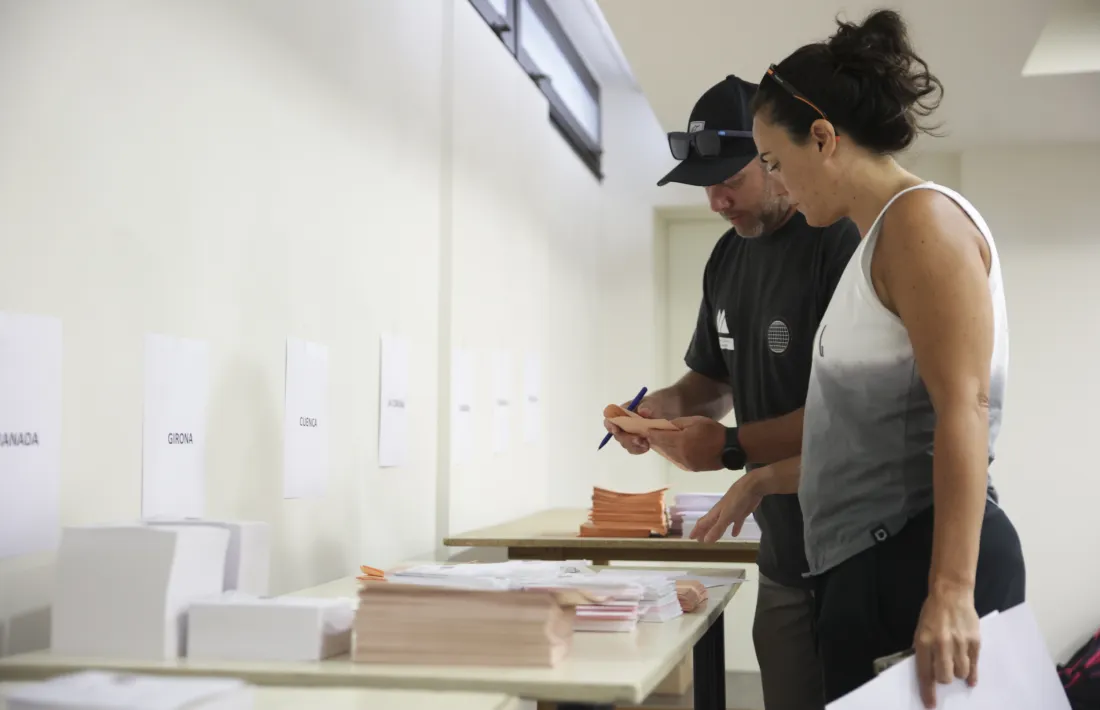 Fins a l’últim moment hi ha hagut residents espanyols que han exercit el dret de vot.