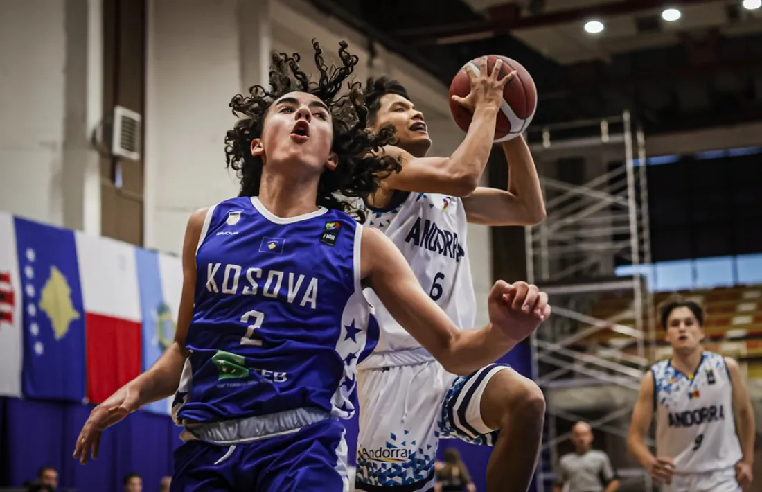 Ken Santiago va anotar 17 punts i va capturar 10 rebots contra Kosovo.