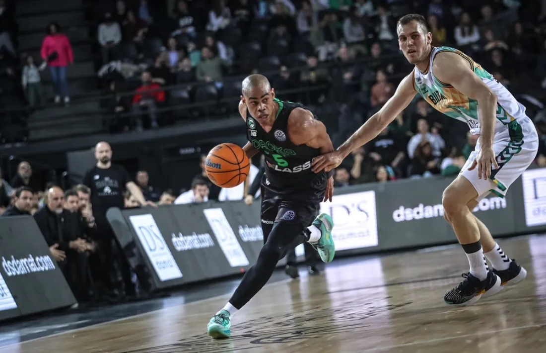 Markel Starks, amb el Darüssafaka.
