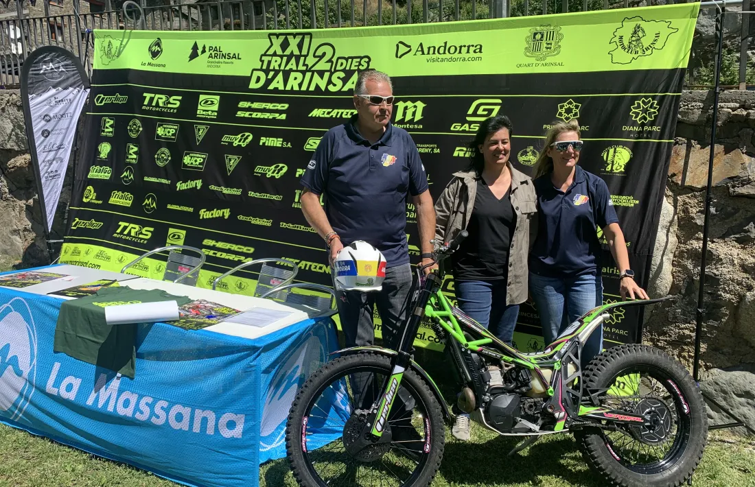 El 2 Dies d’Arinsal es va presentar ahir a la part exterior dels apartaments de St. Moritz.