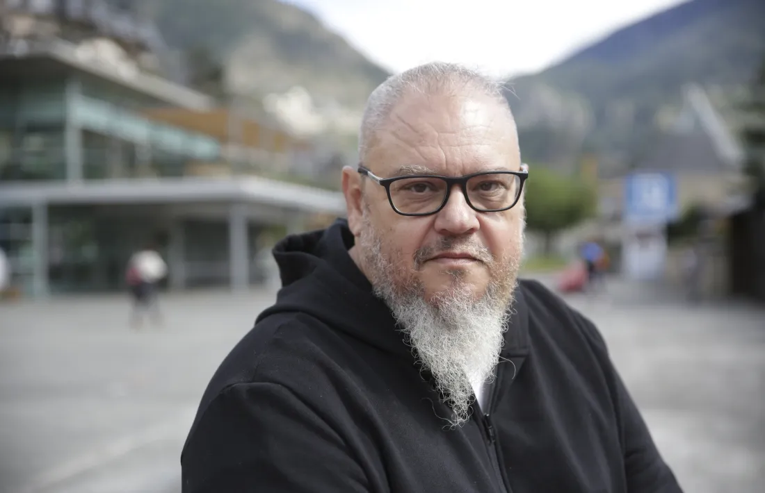 El poeta massanenc quan va presentar el tercer i últim poemari, ‘Poemes de Sispony. Poeta confinat’.