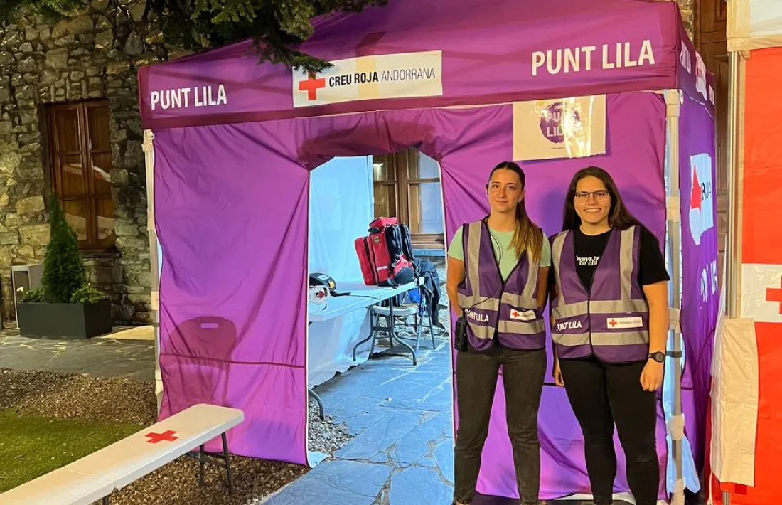 El punt lila l'atenen una infermera, una tècnica de l’àrea social i voluntaris.
