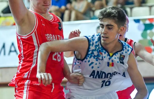 p._21_primera_foto_baix_u18_vs_gibraltar_foto_fiba