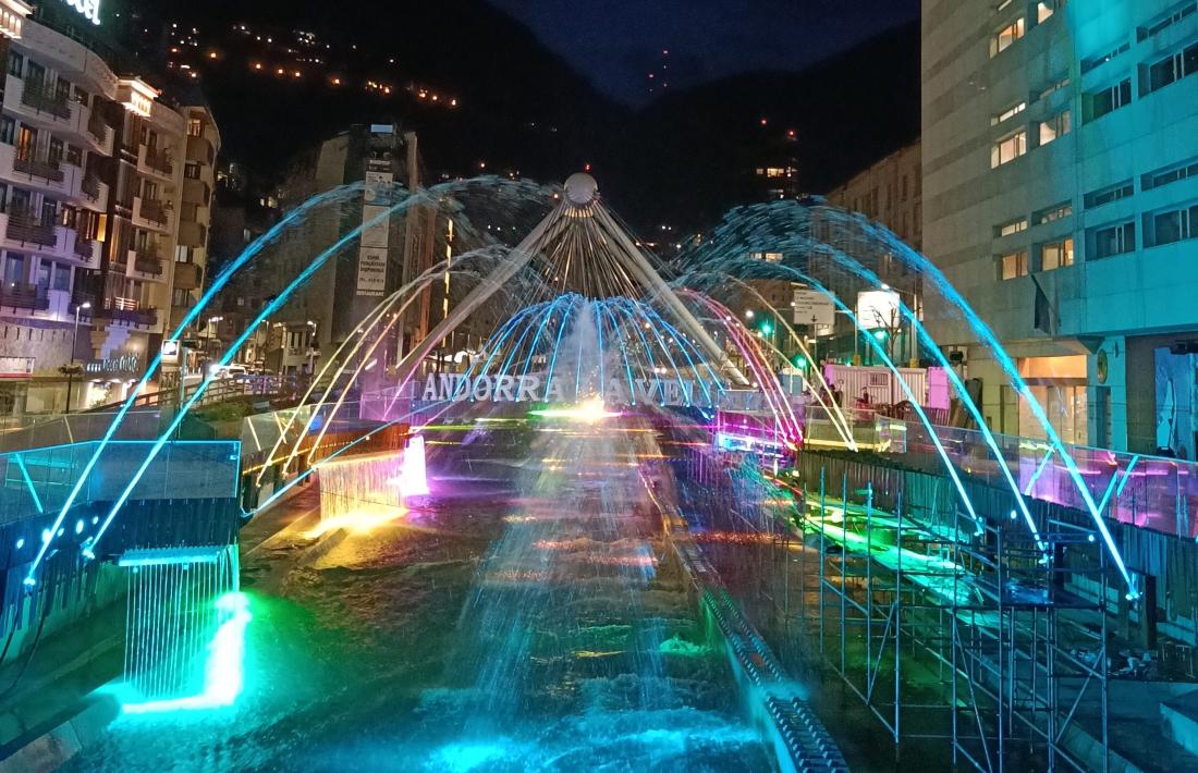 L'espectacle de les fonts de colors.