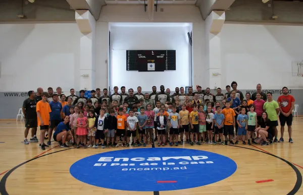 p._21_20230808_activitat_barca_handbol_infants_area_jovent_encamp_1