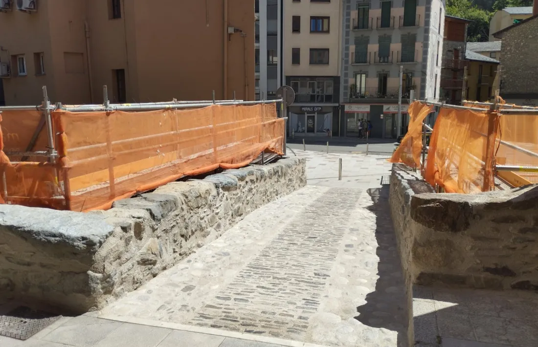 Ahir ja es podia circular pel pont d’Engordany, que ha estat set setmanes tancat.