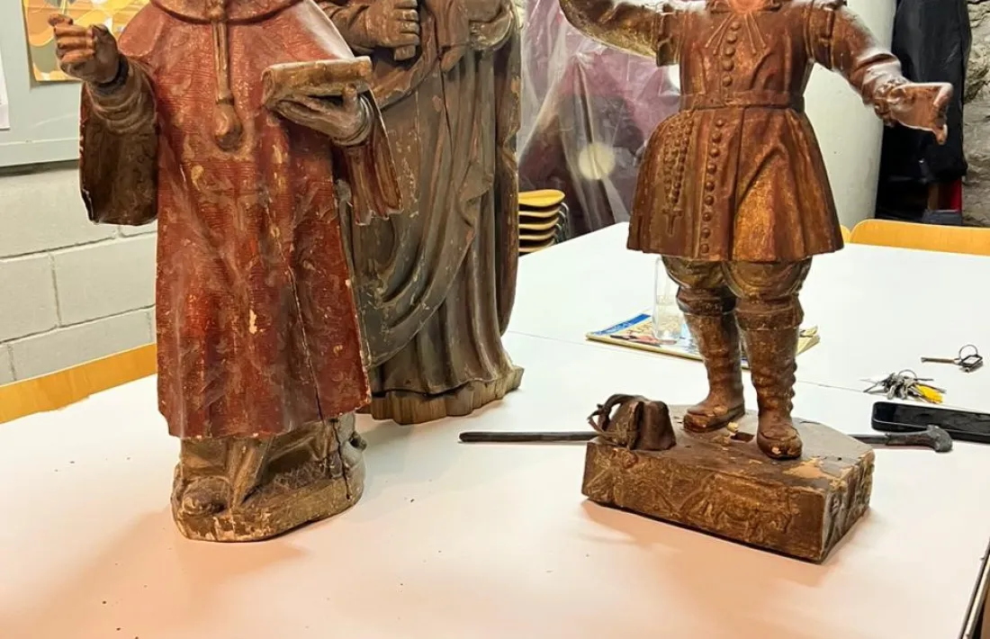 El Sant Isidre, la Mare de Déu del Remei i el Sant Esteve que van aparèixer dins d’un armari a la sala de catequesi.