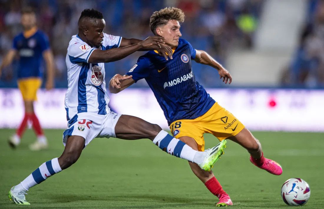 ‘Petxa’, lateral dret de Sant Sebastià de l’FC Andorra, va jugar de titular al lateral dret contra el Leganés en el primer partit del curs.