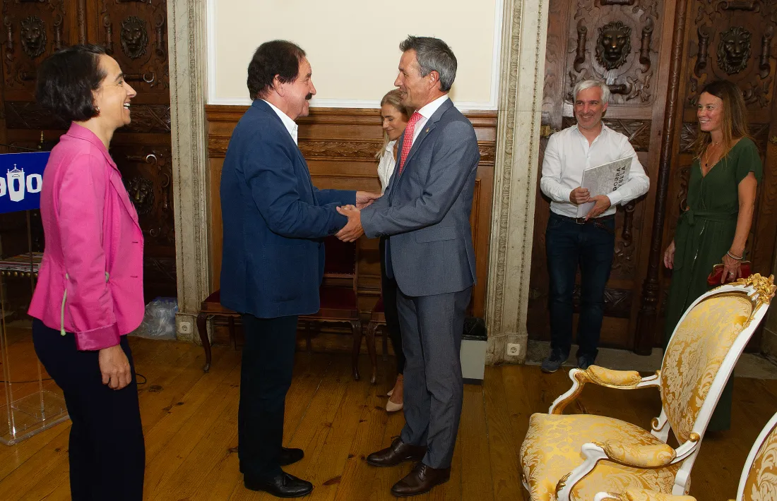 David Astrié amb el president de la Cambra Municipal de Viseu, Fernando Ruas.