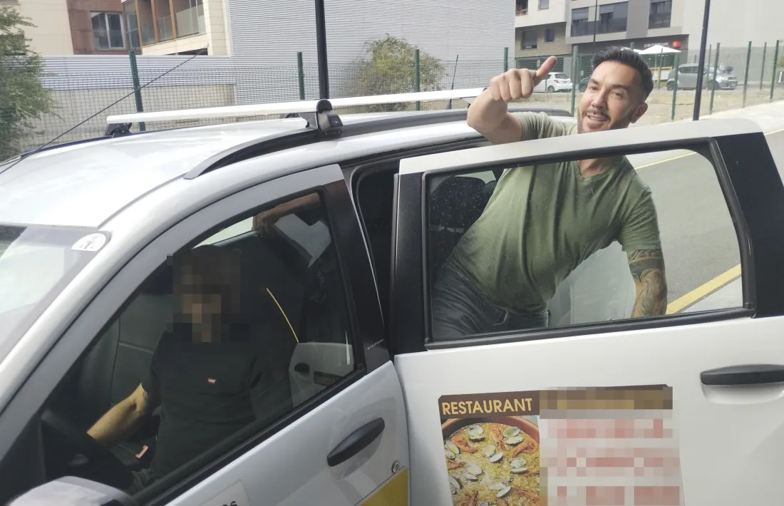 Ferrariman va sortir a mitja tarda de la Seu de la Justícia per una porta lateral i va pujar directament a un taxi.