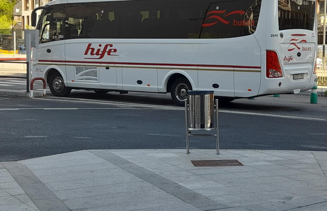 Un autocar d’Hife entrant a l’estació nacional d’autobusos.