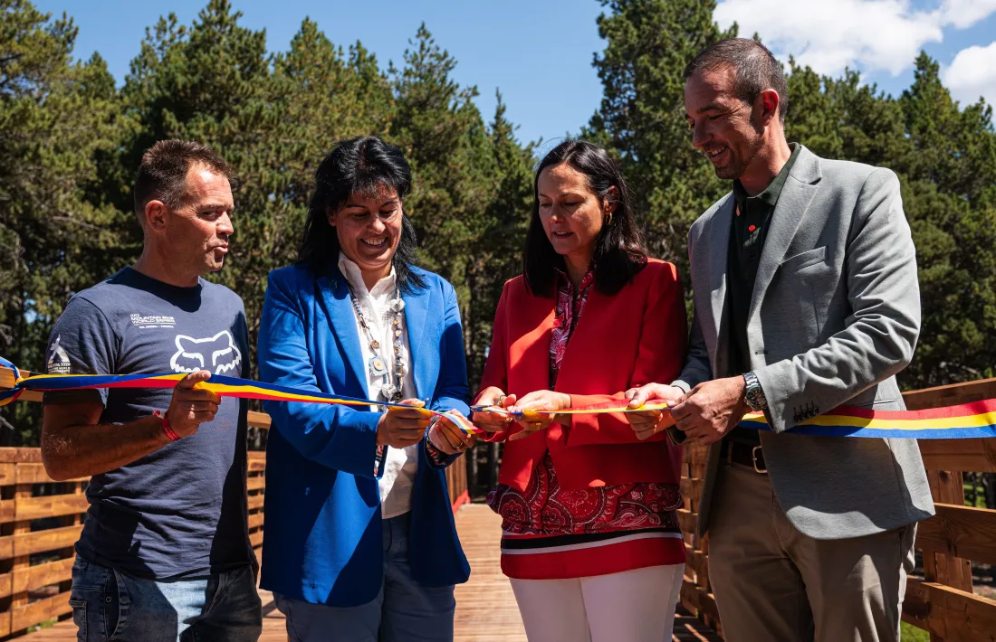 La presentació de la Copa del Món de BTT va comptar amb el clàssic tall de cinta.