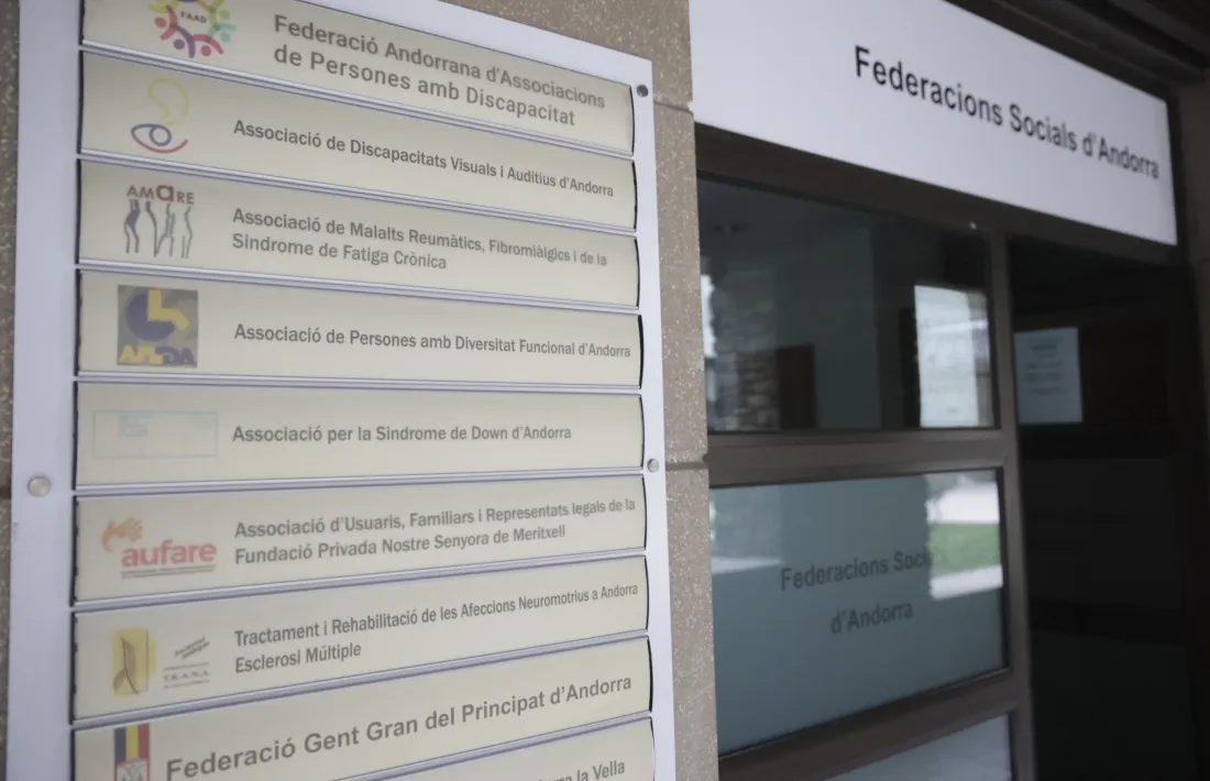 La seu de la Federació d’Associacions de Persones amb Discapacitat (FAAD) està situada a Prada Casadet.
