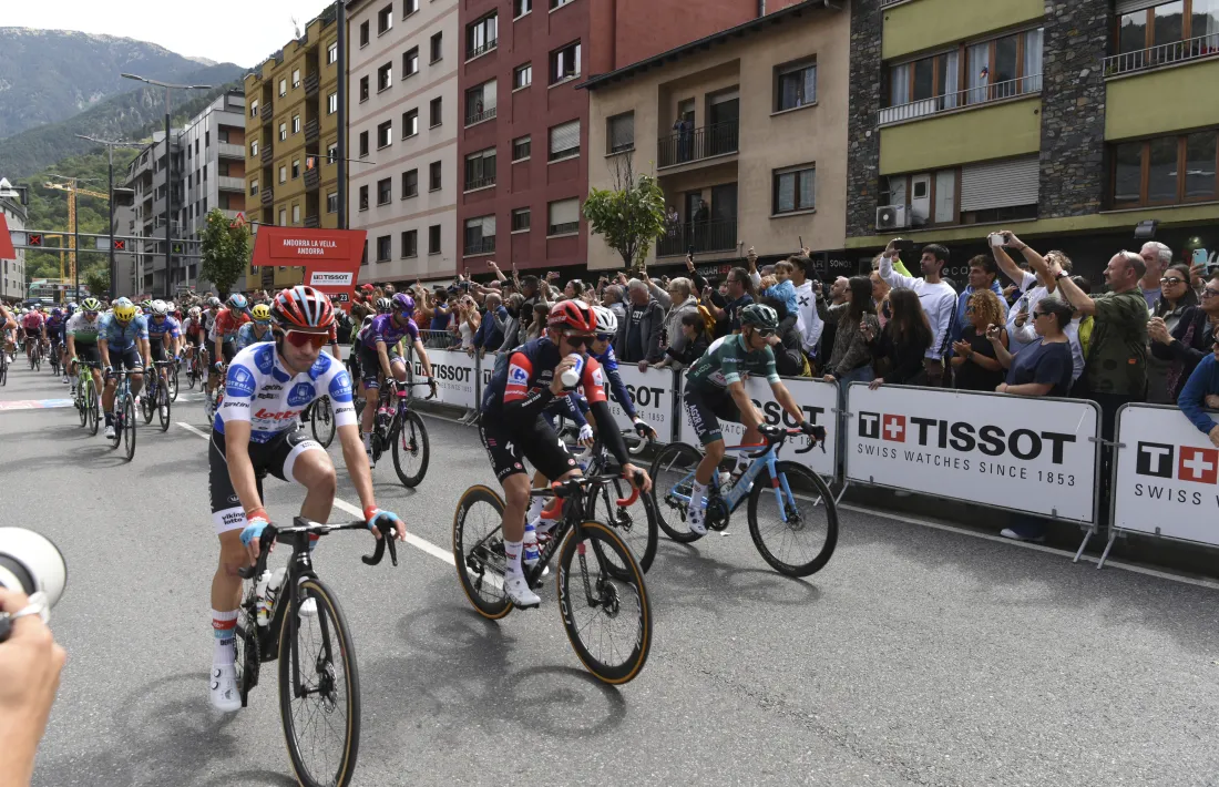 La Vuelta a Espanya va viure ahir al migdia la seva sortida des de l'Avinguda de Tarragona.