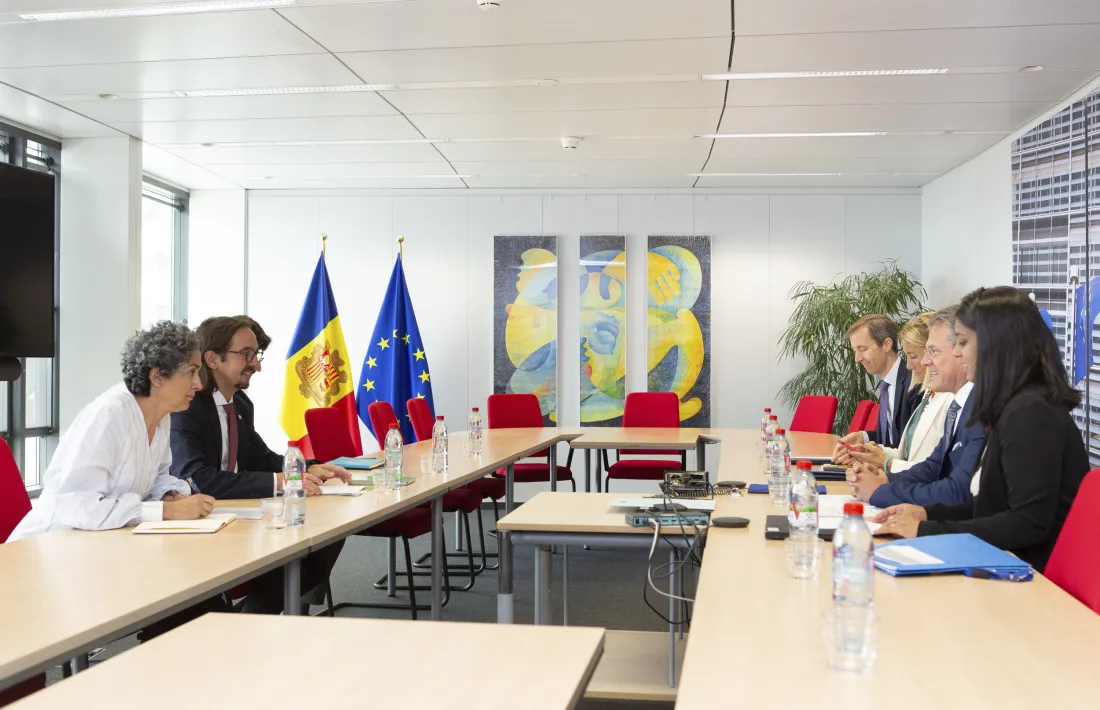 La taula de negociació entre Andorra i la Comissió Europea.