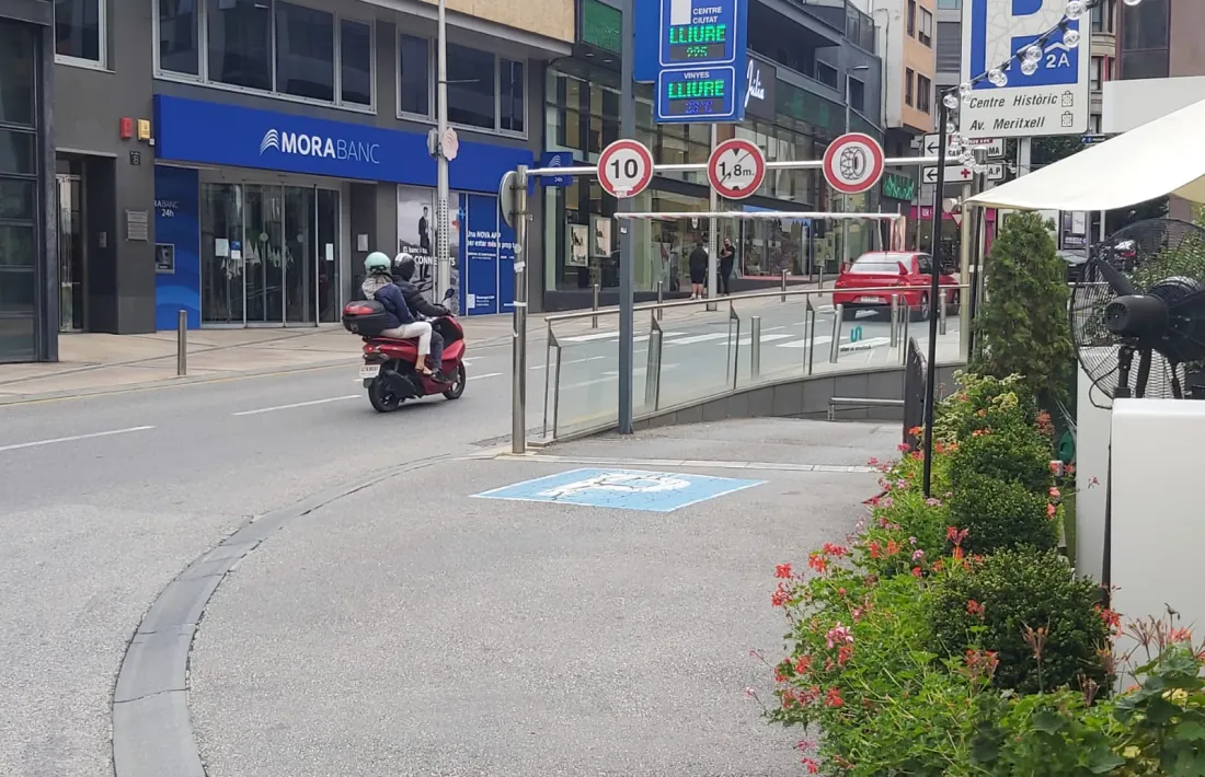 L'entrada a l'aparcament centre ciutat, que estarà tancada des de demà.
