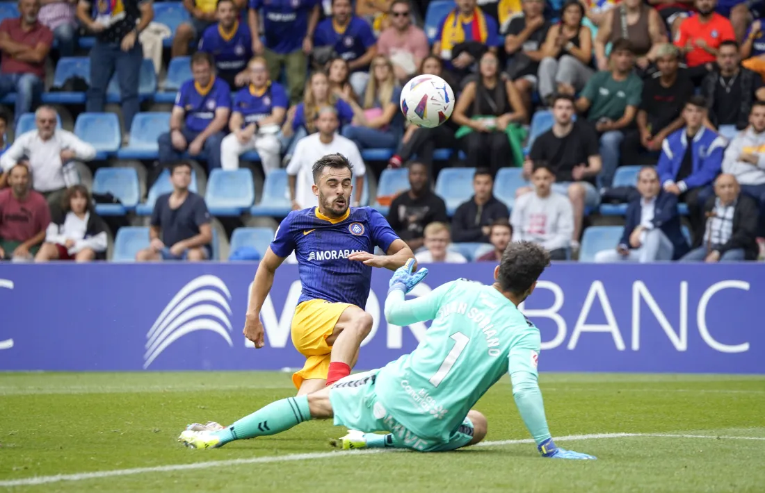 Diego Pampín va gaudir de la millor oportunitat de gol de l'FC Andorra al primer temps.