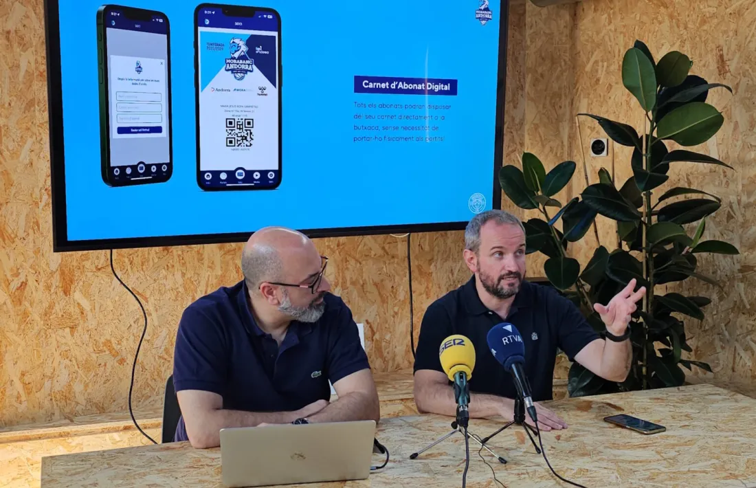 Un moment de la presentació de la nova app del MoraBanc Andorra.
