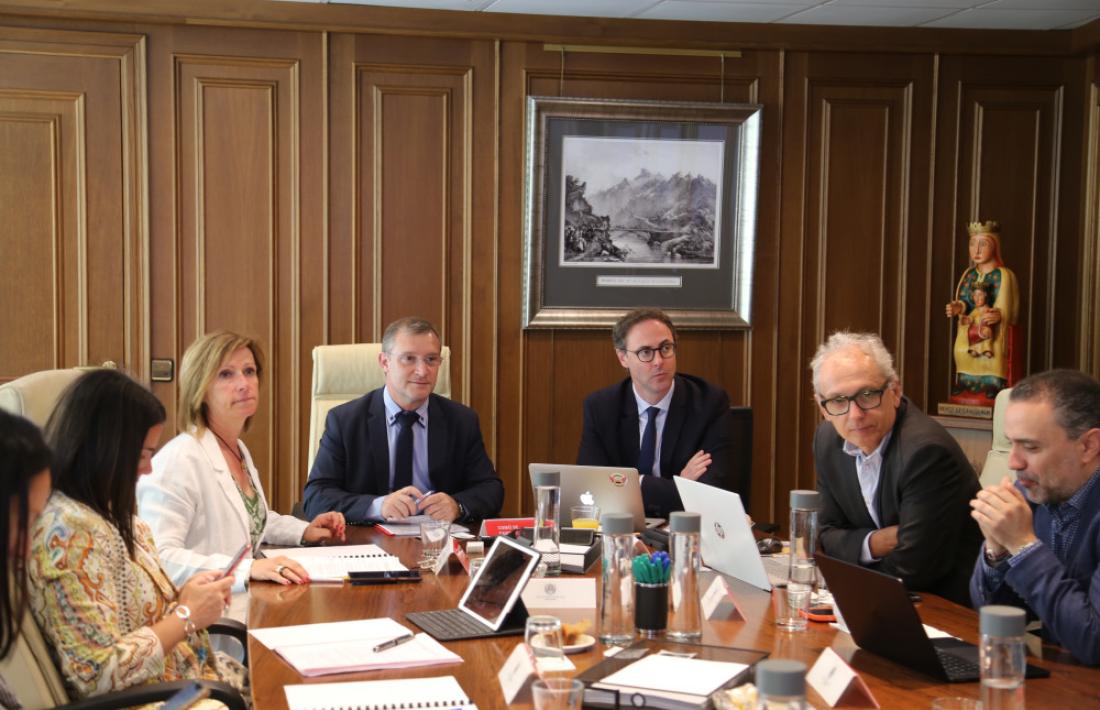 Majoral presidint una reunió de cònsols.