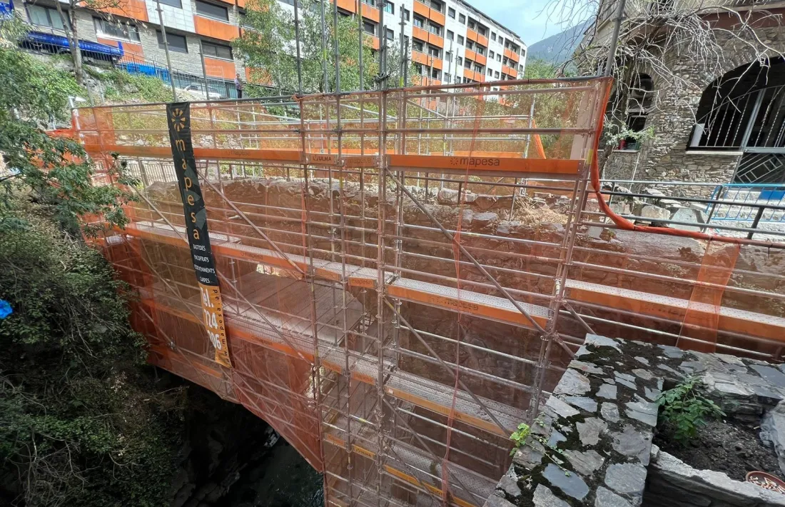  La bastida es quedarà un mes i mig al pont dels Escalls, fins que conclogui la campanya.