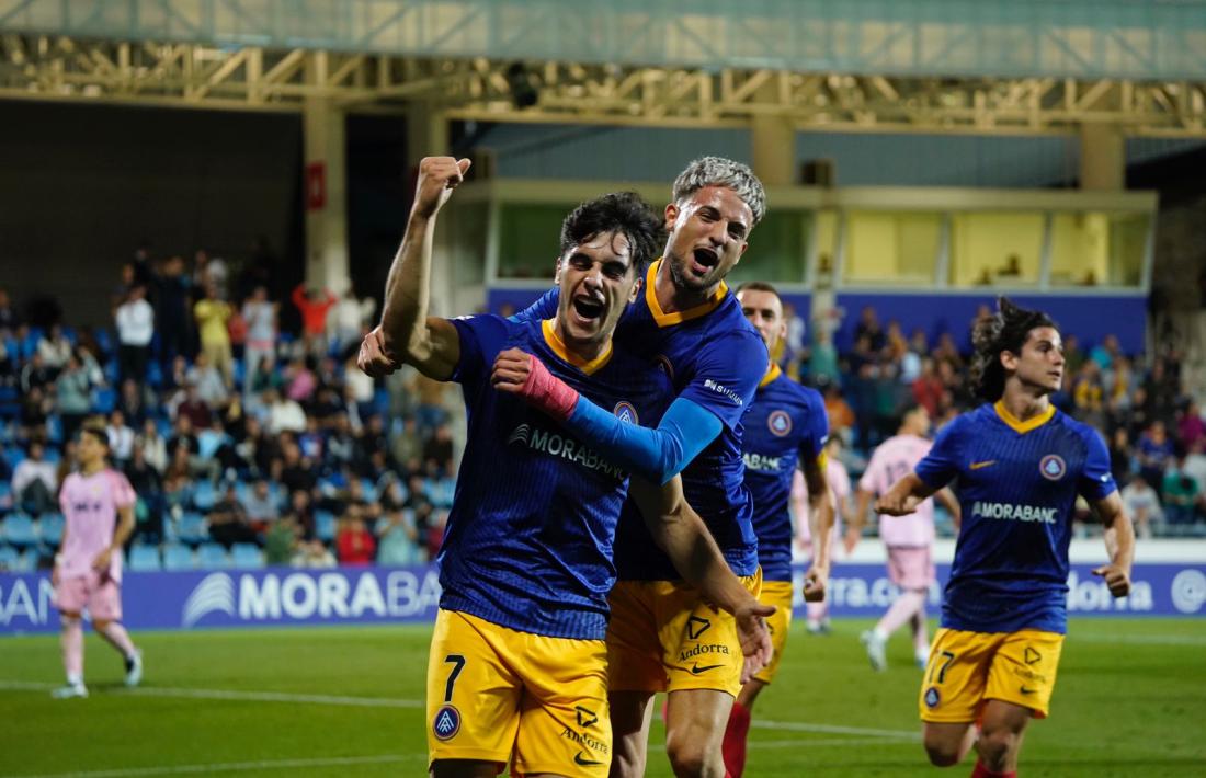 Julen Lobete celebra l'únic gol del partit en l'únic xut a porta de l'FC Andorra.