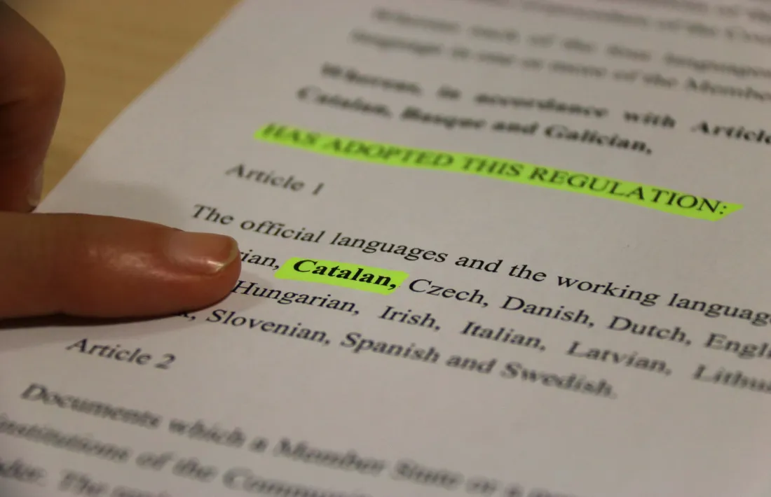 El punt de l'ordre del dia del Consell d'Afers Generals on es debat l'oficialitat del català.