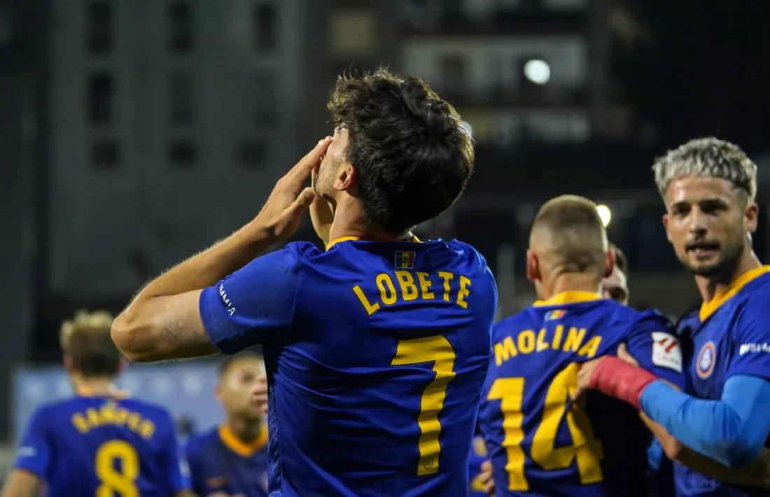 Julen Lobete, de suplent a salvador.