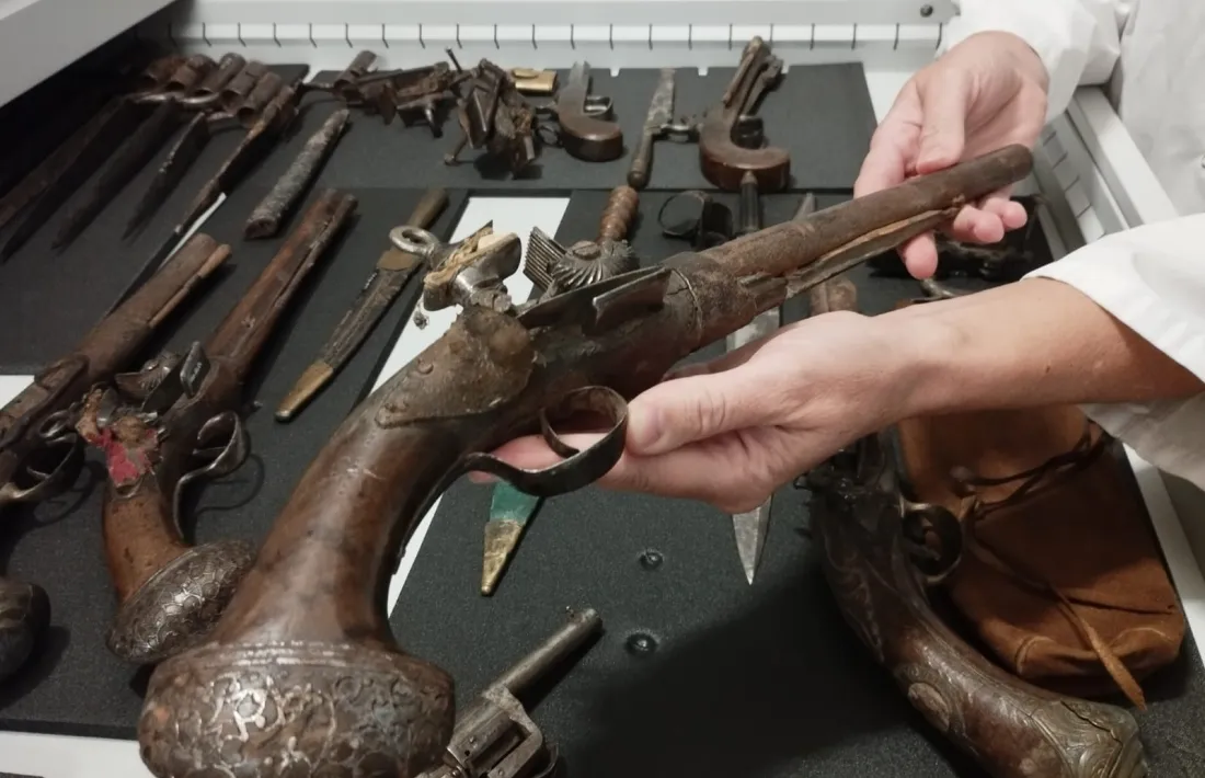 Entre la parafernàlia carlina que es conservava a casa Rossell hi ha pedrenyals.