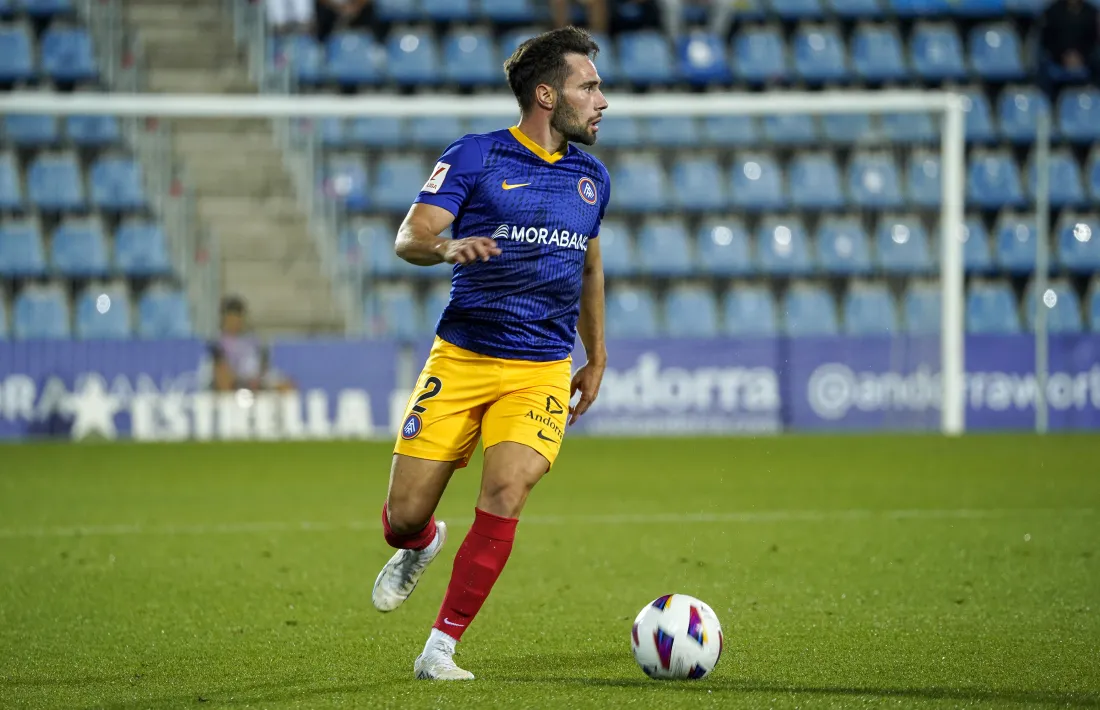 ‘Migue’ Leal, contra el Reial Oviedo.