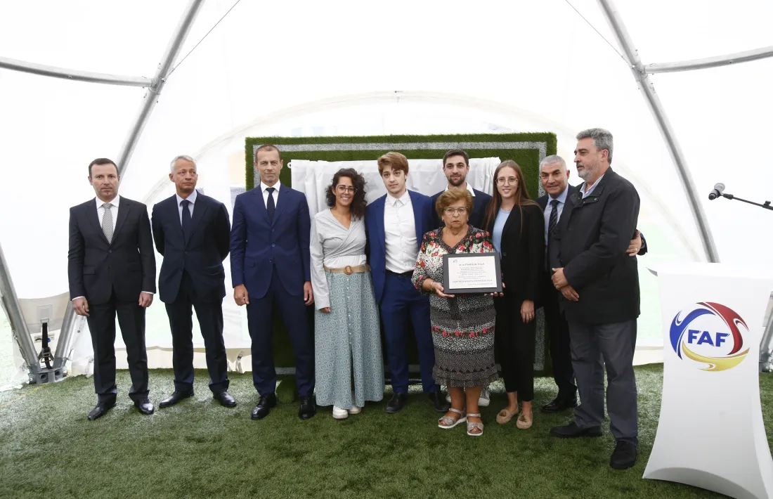 La família de Francesc Vila va assistir a l'homenatge a l'expresident de la FAF.