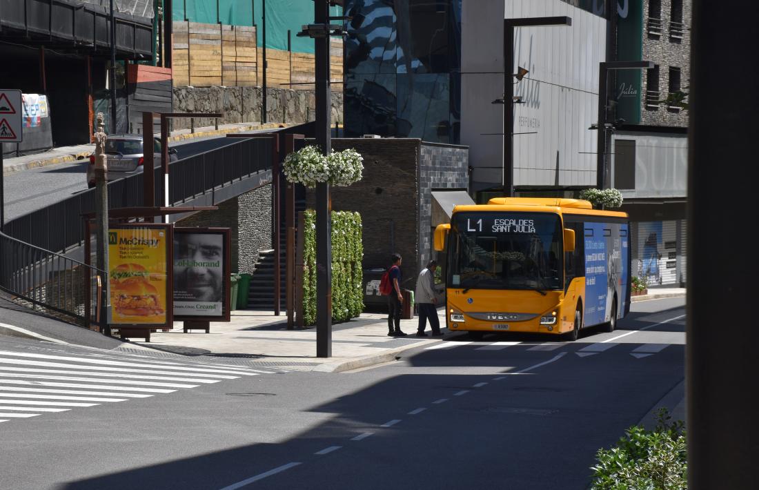 Un bus de la línia nacional de transport públic.