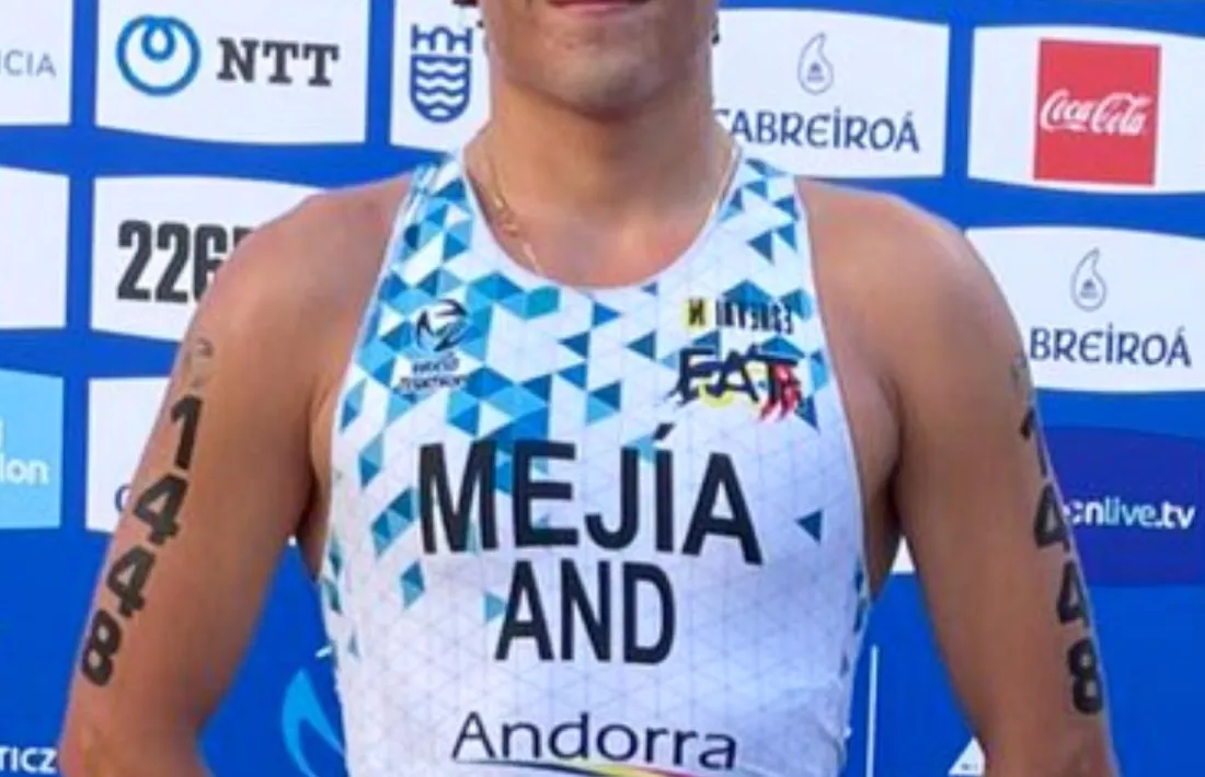 Carlos Mejía, a Pontevedra.