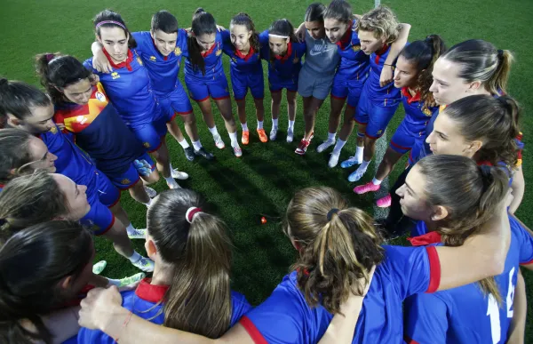 p._28_entrenament_seleccio_femenina_foto_xavi_miro_faf