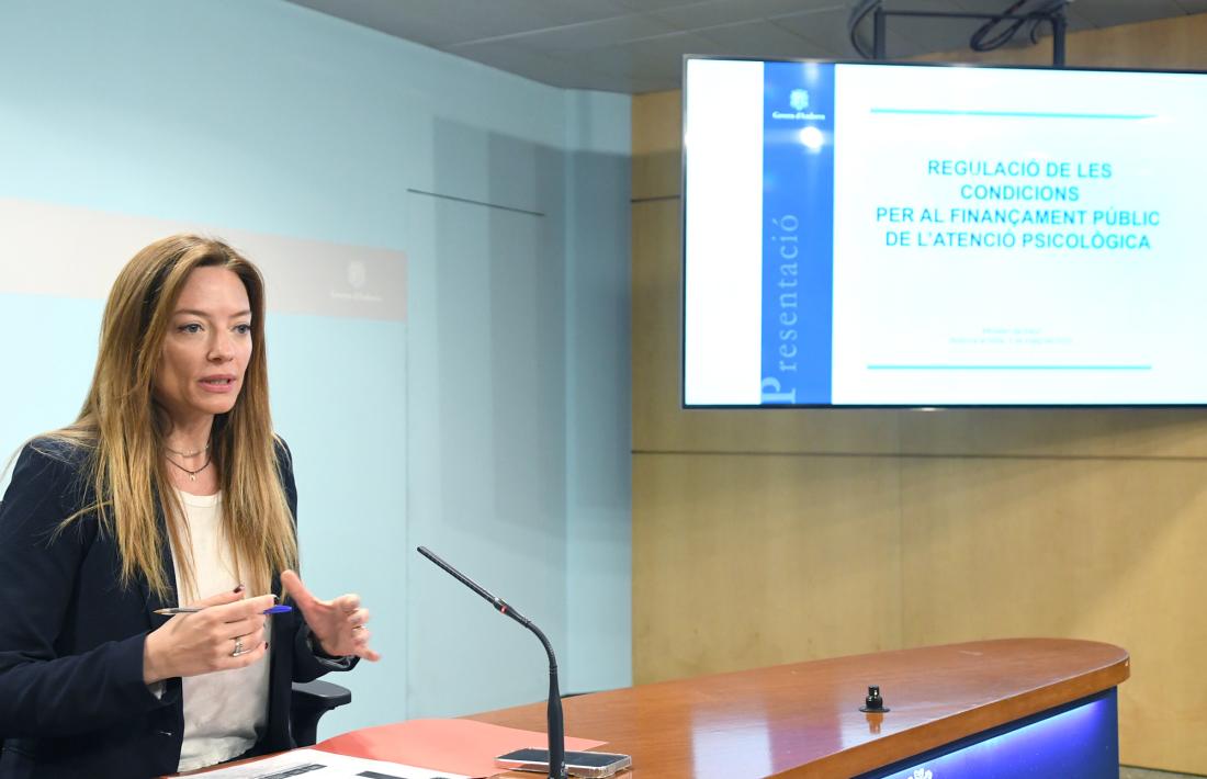 Helena Mas va presentar el 4 de maig passat el reglament dels actes de psicologia.