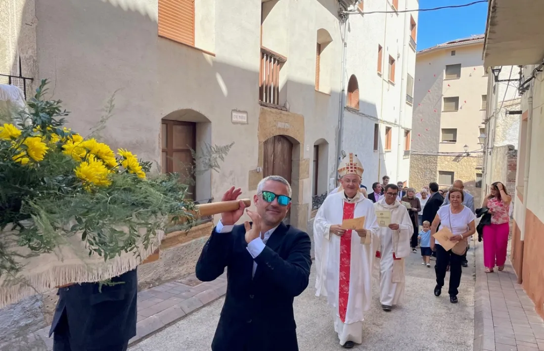 La processó, en el marc de la festa de Sant Miquel a Peramola. 