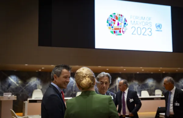 astrie_a_ginebra_tony_lara