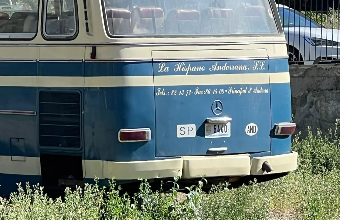 Adquirit el 1965 a Alemanya pel propiteari a l’època de la Hispano Andorrama, Amadeu Codina, porta el número de placa 6440, es va donar de baixa el 1994, la instal·lació elèctrica i el motor encara funcionen i conserva els seients originals.