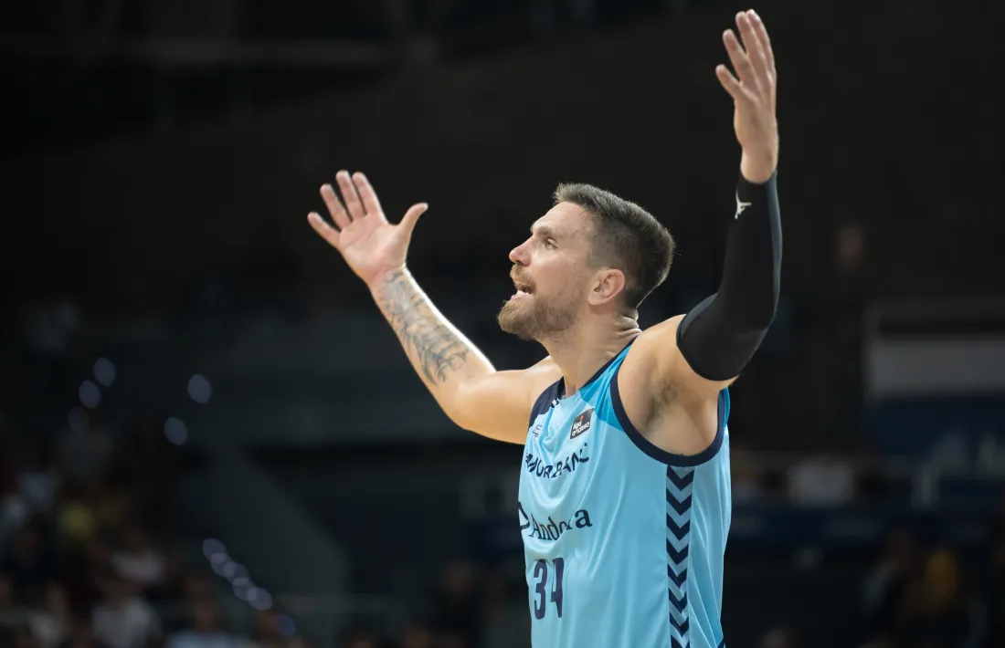 Marin Maric va anotar 16 punts i va capturar 2 rebots contra el Monbus Obradoiro.