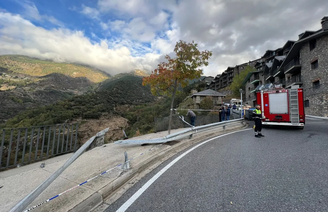 Fins al lloc de l'accident s'han desplaçat els bombers.