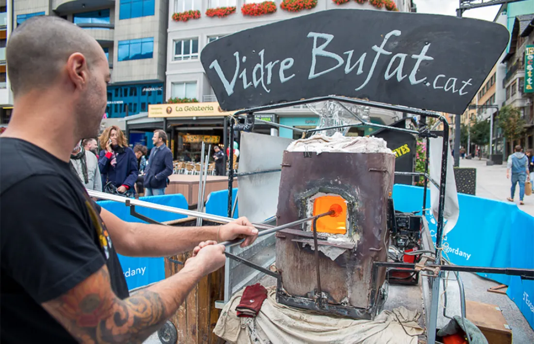 Taller de vidre bufat a l’edició del 2022.