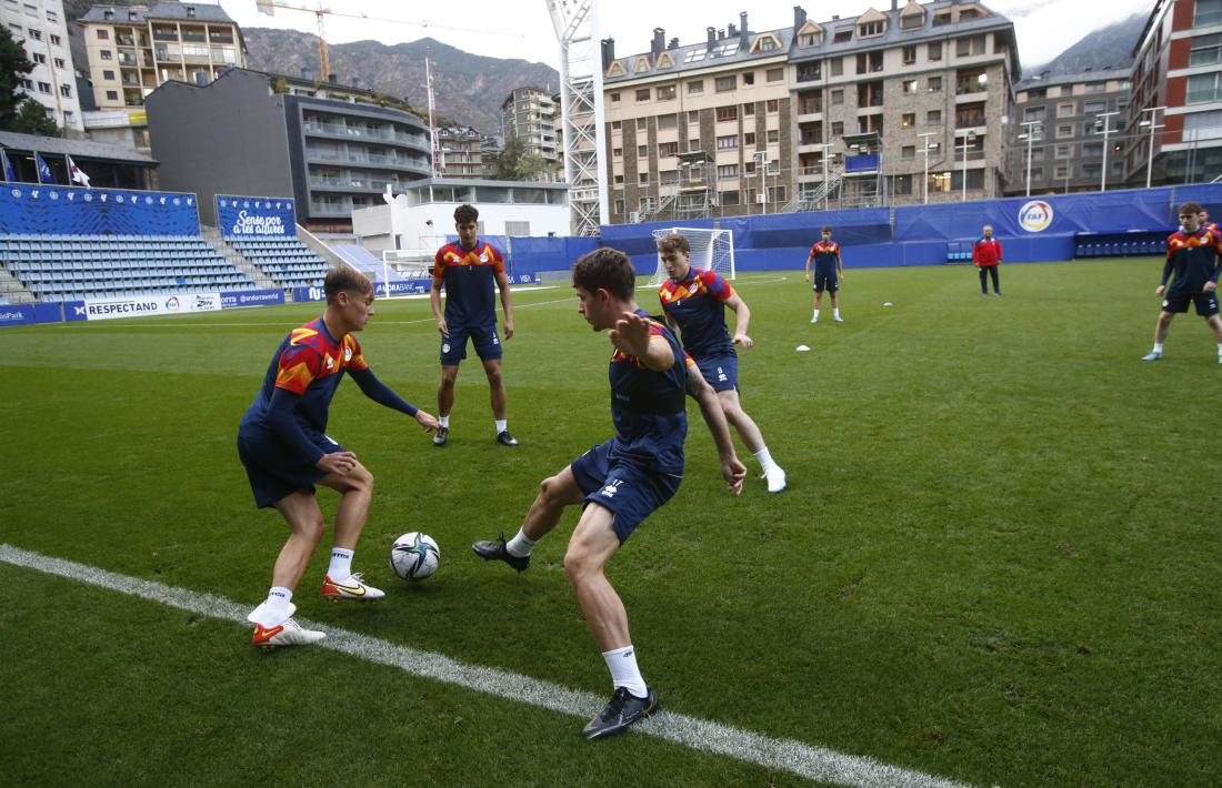 La sub-21 es va entrenar ahir a l'Estadi Nacional.