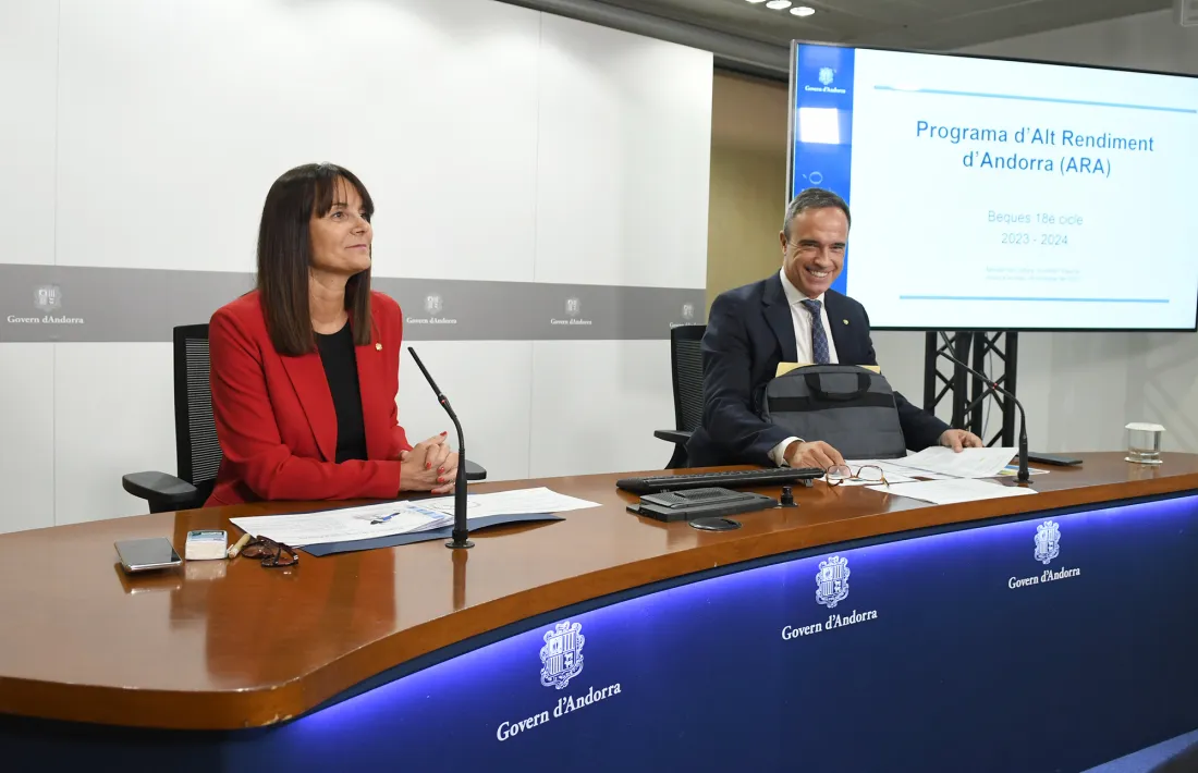 Mònica Bonell i Alain Cabanes, a la presentació de les beques ARA.