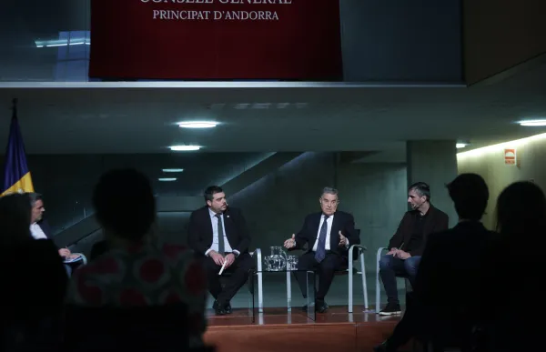 p._09_taula_rodona_-_facundo_santana