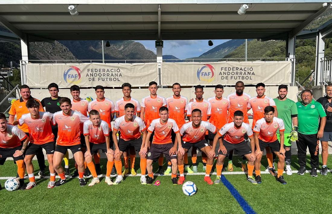 La UE Sant Julià, que va signar un acord amb l’FC Revolution de Los Ángeles, i enguany no podrà iniciar el curs.