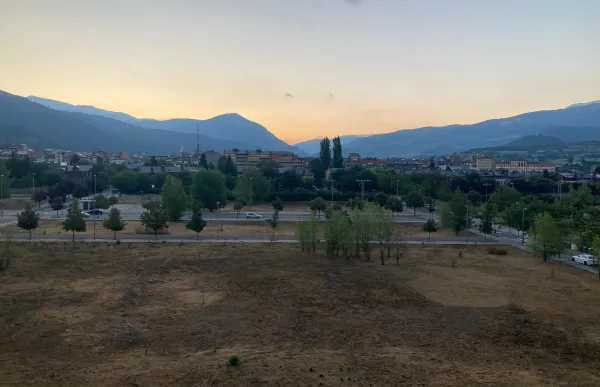 24a28eae-f621-40e1-9341-018515661197